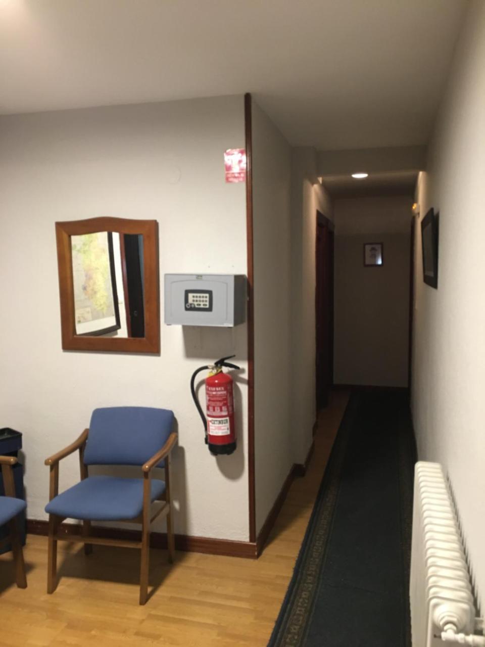 Hostal Hilton Burgo Buitenkant foto