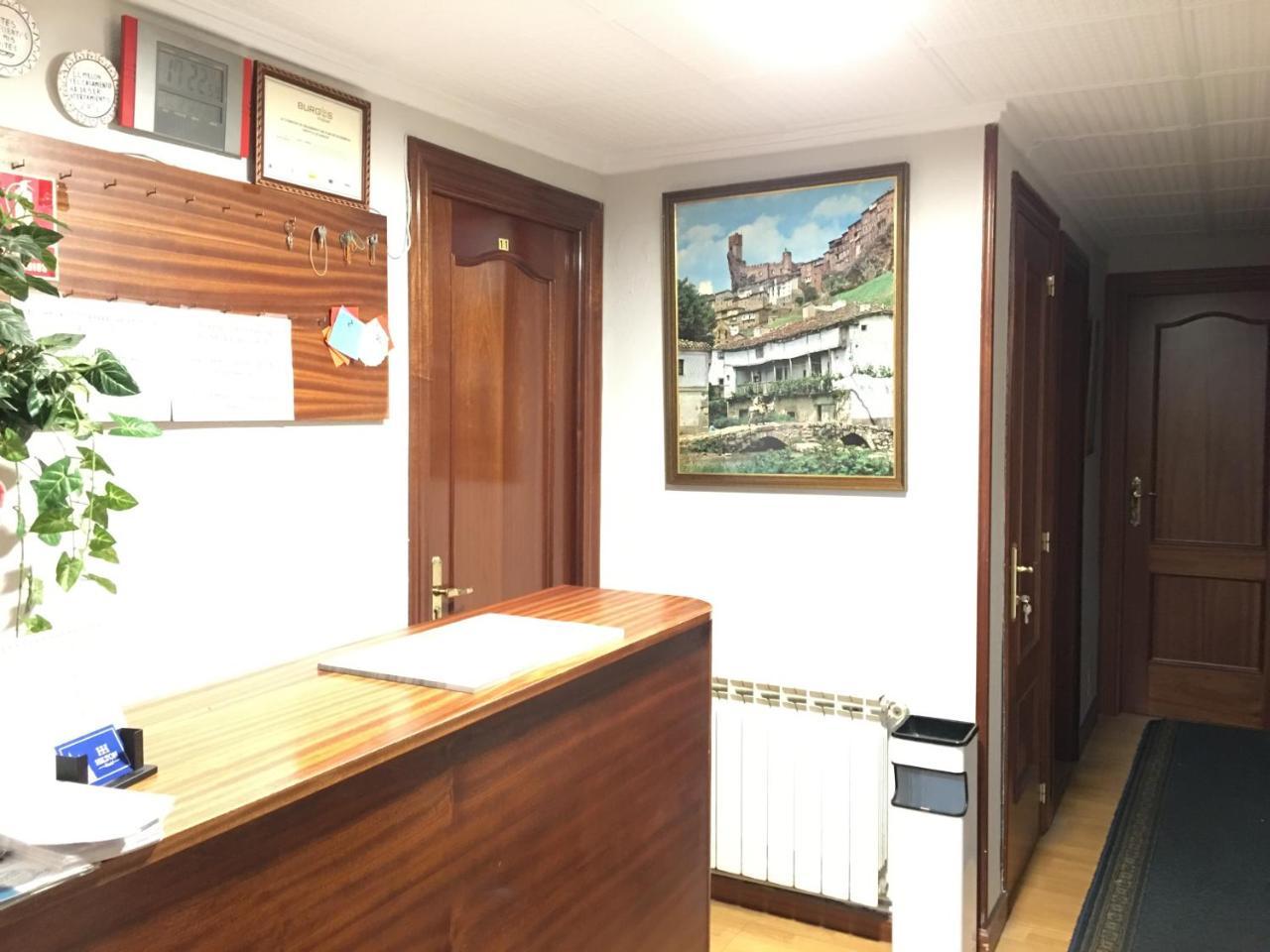 Hostal Hilton Burgo Buitenkant foto